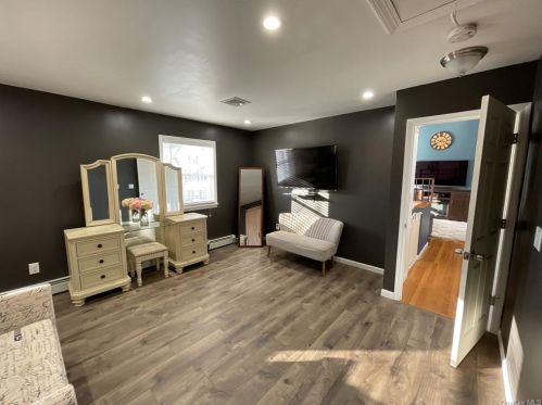 18 Lk Ave, Hillburn NY  10931-9002 exterior