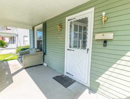 60 Marion St, Bridgeport CT  06606-4675 exterior