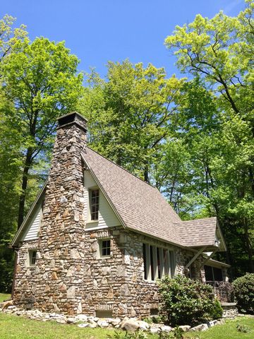 621 Hemlock Rd, Boswell, PA 15531