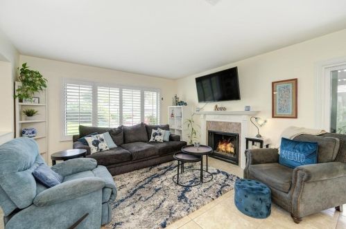 7915 Rocky Point Ct, Citrus Heights CA  95610-7704 exterior