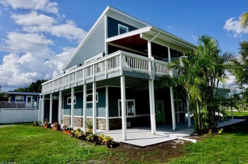 720 Matanzas Ct, Fort Myers Beach FL  33931-2120 exterior