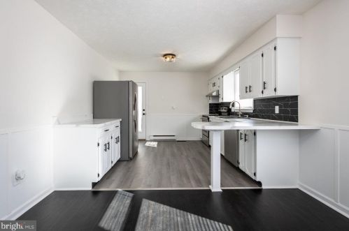 821 Blue Rdg Dr, Harrisonburg VA  22802-5012 exterior