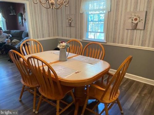 420 Kingston Ave, Barrington, NJ 08007-1048