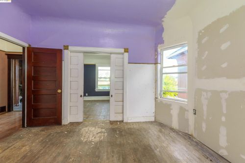 1115 Chestnut St, Oakland CA 94607-2874 exterior