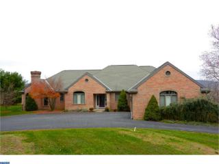 15 Scenic Dr, Moselem, PA 19526-9519