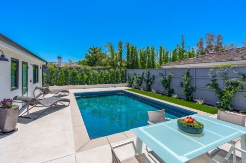 1712 Tradewinds Ln, Newport Beach CA  92660-4312 exterior