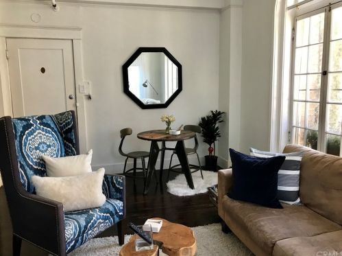 325 3rd St, Long Beach, CA 90802-3046