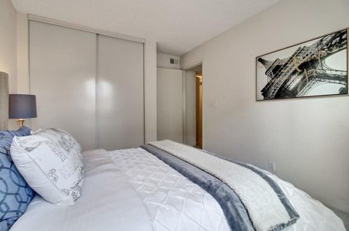 880 Stonegate Dr, South San Francisco CA  94080-1562 exterior