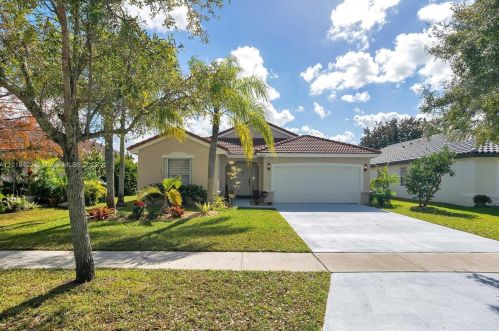 18806 24th Ct, Hollywood FL  33029-5354 exterior