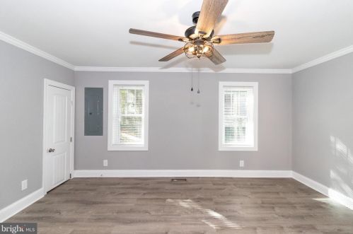 511 4th St, Laurel DE  19956-1506 exterior