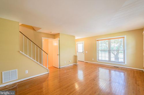 312 Hedgestone Ter, Leesburg VA  20176-4842 exterior