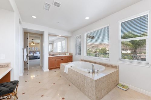 3824 Doheney Ct, Simi Valley CA  93063-0208 exterior