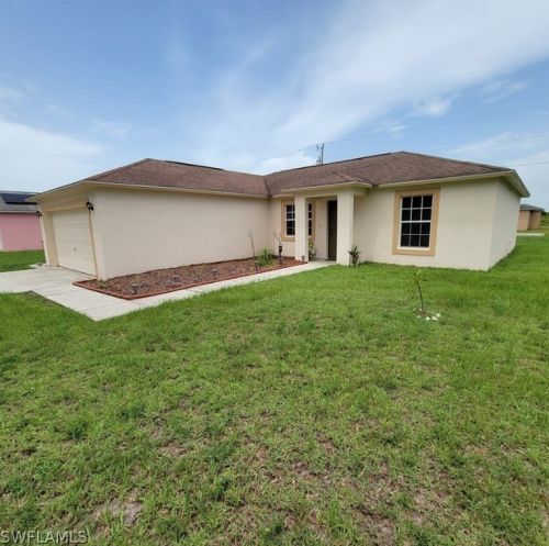 549 Bell Blvd, Lehigh Acres, FL 33974-9737