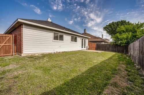 1220 Carberry St, Cedar Hill TX 75104 exterior