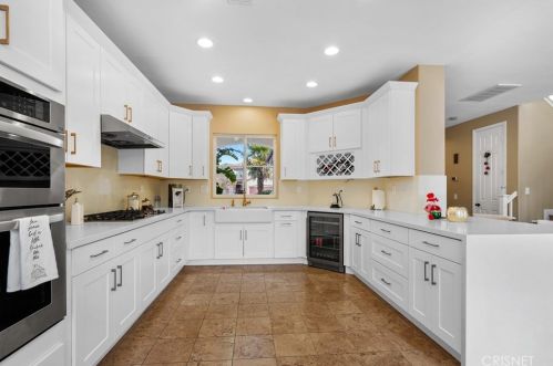 19920 Holly Dr, Santa Clarita CA  91350-3698 exterior