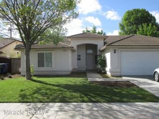 2368 Bay View Dr, Madera CA  93637-3304 exterior