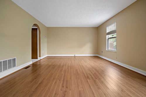 1704 Timberglen Dr, Imperial PA  15126-9260 exterior