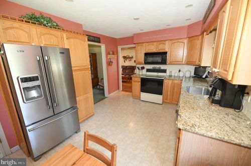 17 Briarwood Rd, Shrewsbury PA  17361-1801 exterior