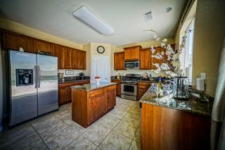 81 Valerian Ct, Oakley, CA 94561-1950