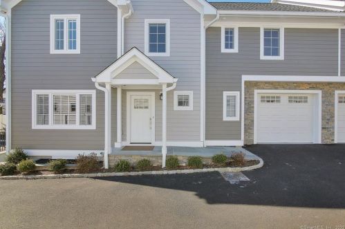 106 Pine Hill Ave, Stamford, CT 06906-1522