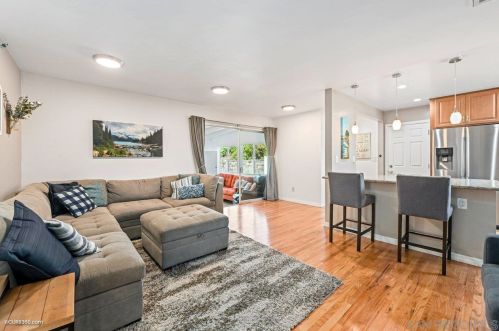 3726 Nassau Dr, San Diego, CA 92115-7139