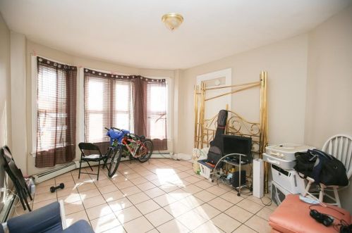 139 Superior St, Providence, RI 02909-2204