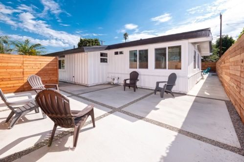 3316 Studebaker Rd, Long Beach CA  90808-4255 exterior
