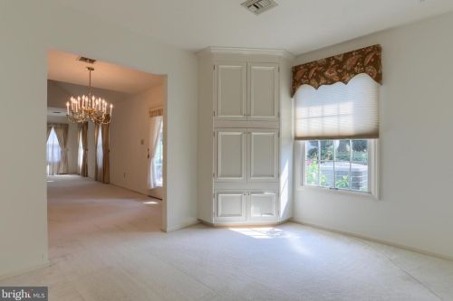 281 Crescent Dr, Swatara PA  17033-2335 exterior