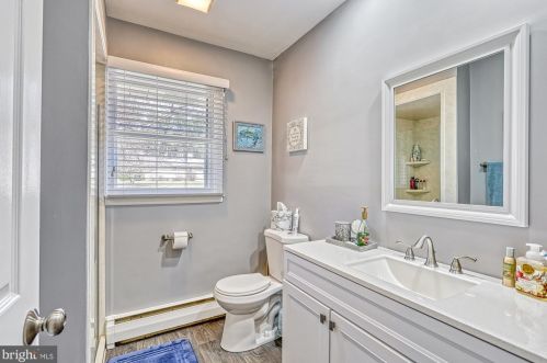 48 Valley Rd, Hummelstown PA  17036-9723 exterior