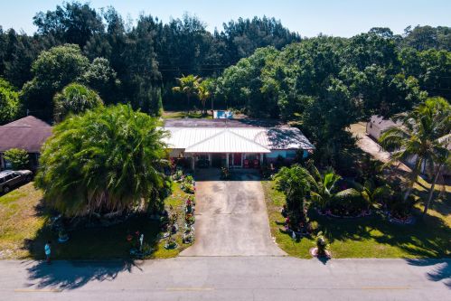 5300 Deleon Ave, Fort Pierce, FL 34951-2004