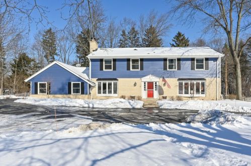 1450 Fairy Chasm Rd, Milwaukee, WI 53217-1432