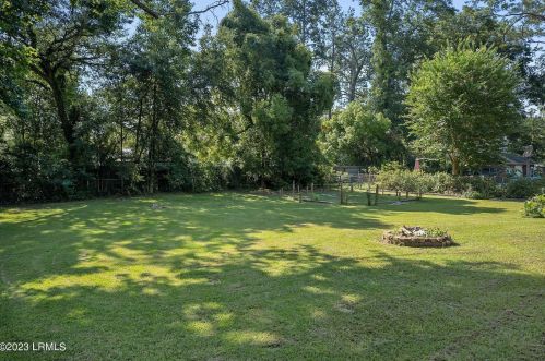 217 Burroughs Ave, Beaufort SC  29902-5307 exterior