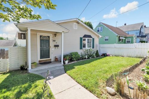 312 Goddard Ave, Bridgeport, CT 06610-2049