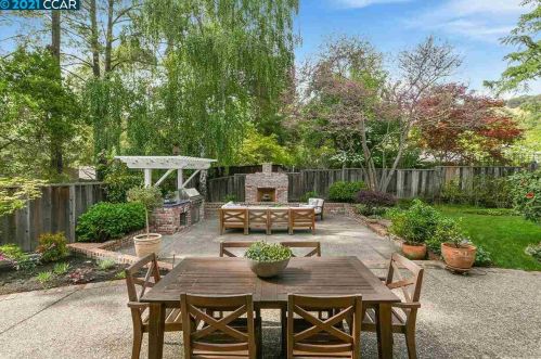 104 Van Ripper Ln, Orinda CA  94563-1120 exterior