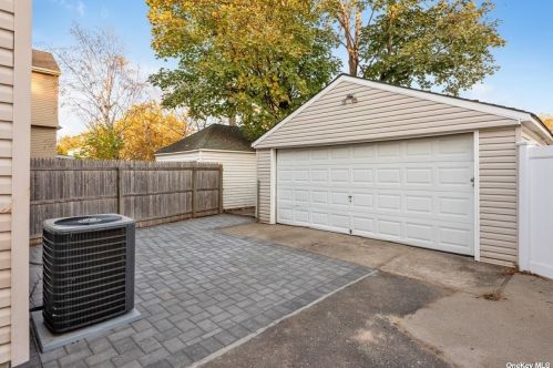 118 Lawson Ave, East Rockaway NY  11518-2327 exterior