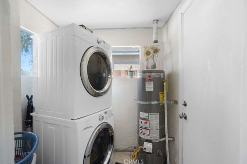 2124 Ash Ave, Fullerton CA  92833-3211 exterior