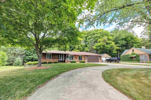 2265 Deckner Ave, Green Bay, WI 54302-4406