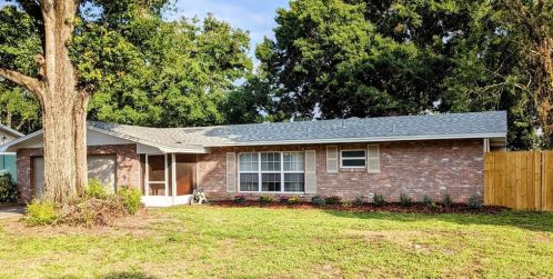 339 Okaloosa Dr, Winter Haven, FL 33884-1545
