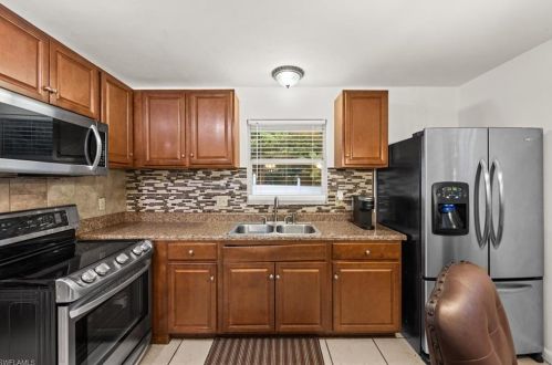 12068 Sitterley St, Naples, FL 34113-7920
