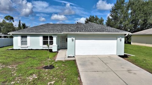 512 Beach Ave, Lehigh Acres, FL 33974-3620