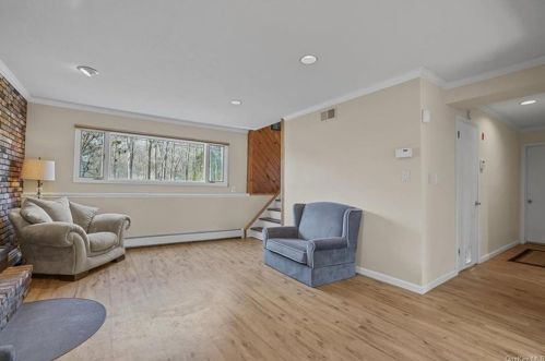 6 Mayer Dr, Airmont NY  10901-3807 exterior