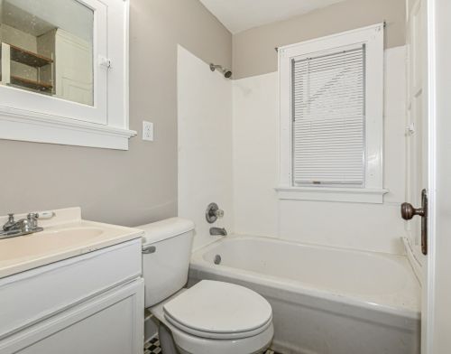 505 Clarke St, Milwaukee WI  53212-2922 exterior