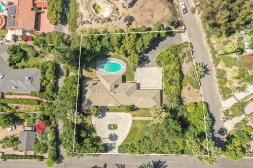 1520 Bonita Vista Dr, San Bernardino CA  92404-2104 exterior