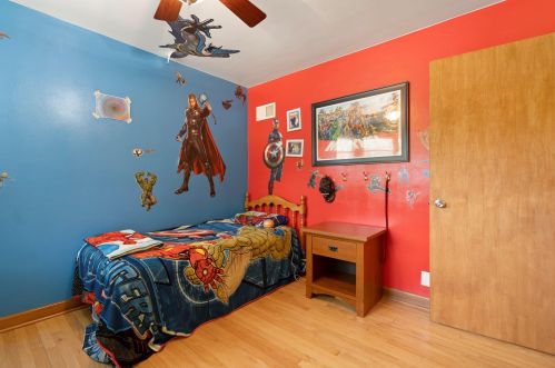 6236 Kinnickinnic Riv Pkwy, Milwaukee WI 53219-3010 exterior