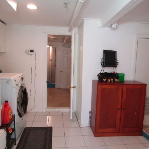 25 Bonta St, Floral Park NY  11003-2104 exterior