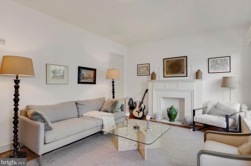 3702 R St, Washington, DC 20007-2124