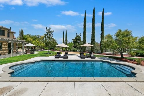 32862 Pine Cir, Temecula CA  92592-1369 exterior