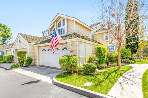 451 Medford Ct, Long Beach, CA 90803-2089