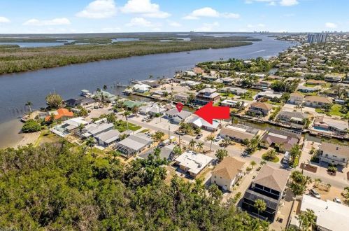 440 Donora Blvd, Fort Myers Beach, FL 33931-3608