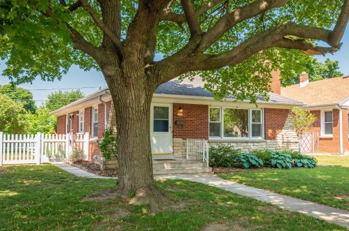 3029 86th St, Milwaukee WI  53222-4726 exterior